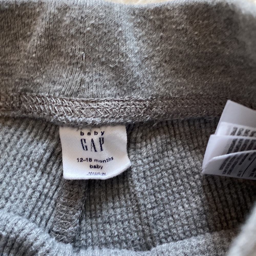 Baby gap pants - Picture 2 of 3